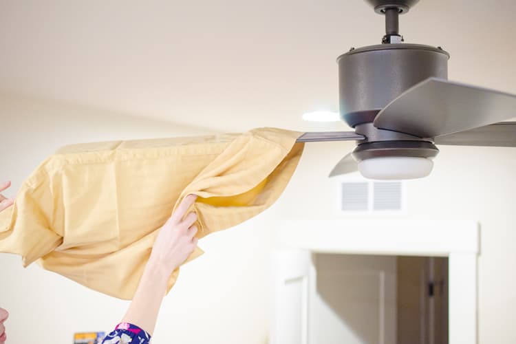 Dust your fan the easy way